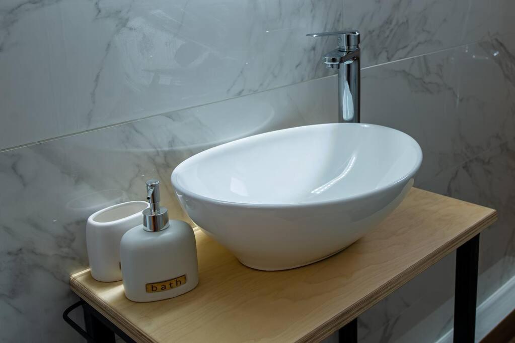 Lemon Garden Stylish Private Apartment Каламата Экстерьер фото