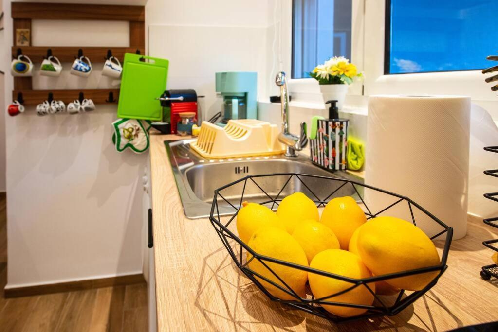 Lemon Garden Stylish Private Apartment Каламата Экстерьер фото